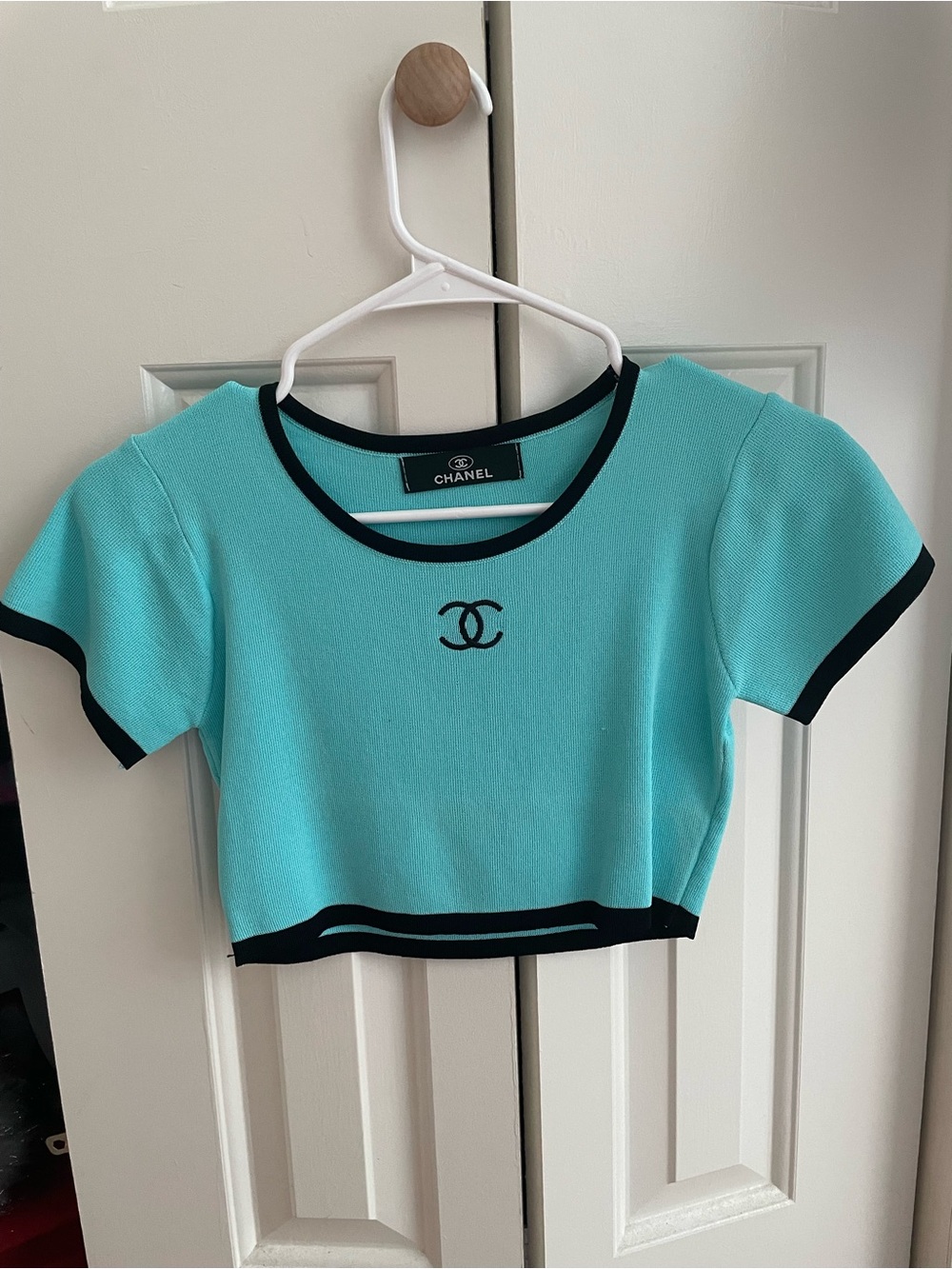 CHANEL Vintage 1990s Rib Knit Cropped Top - Picture 3 of 7